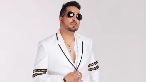 Mika Singh Biography, Age, Height, Girlfriend, Wife, Family, Facts & More